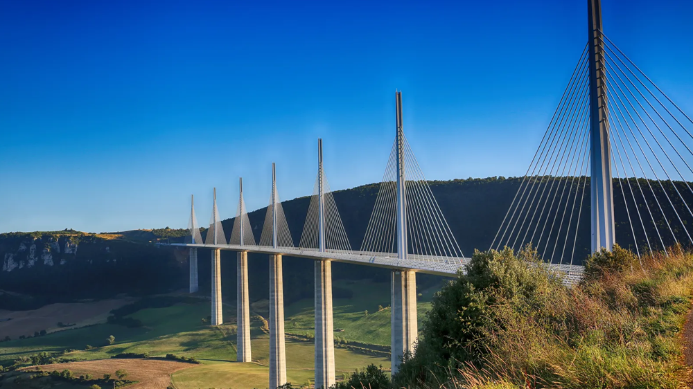 Millau Viaduct, Creissels, France (Photo: Getty Images/bensib) 