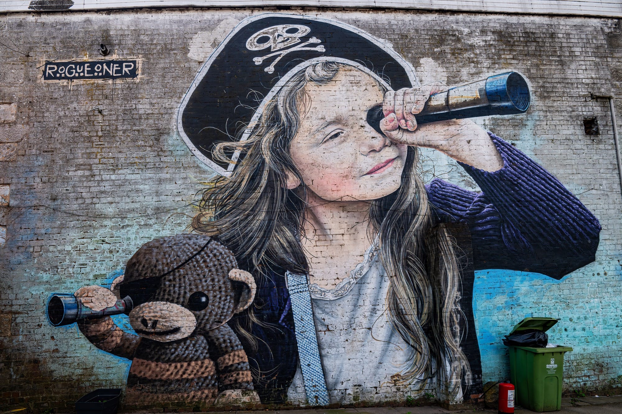 Lola the Barras Pirate, c.2020, by Rogue-one in Ross Street / Suffolk Street, Glasgow, North Lanarkshire. Photograph: © the artist. Image credit: Gordon Baird / Art UK